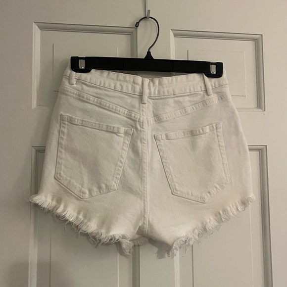 ZARA DISTRESSED WHITE DENIM - Picture 3 of 3